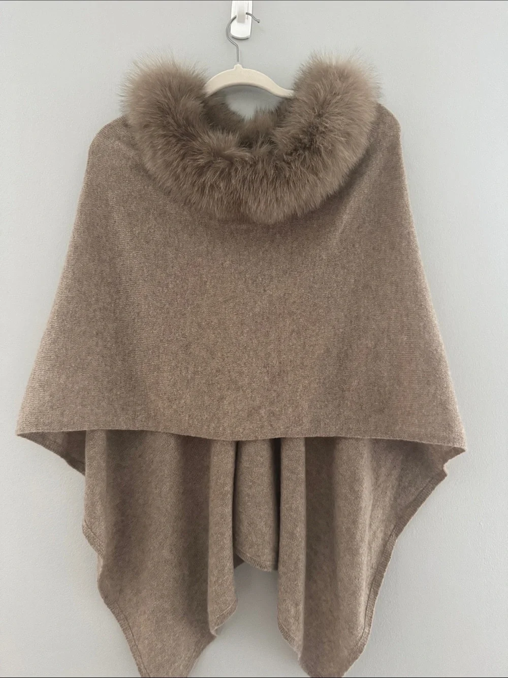 NWT Alashan 100% Cashmere LUXE Windchill Fox Trim Topper